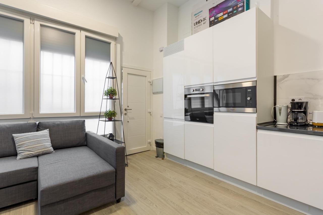 1 Bedroom 1 Bathroom Furnished - Av De America - Studio - Mintystay Madrid Buitenkant foto